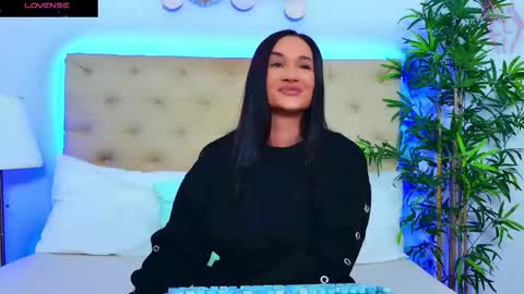 daliyaa_ online show from October 3, 12:02 pm