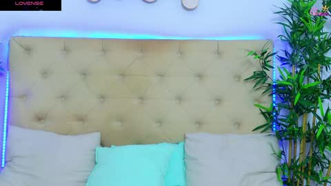 Snapshot of daliyaa_ chatting on May 19, 11:49 am daliyaa_ online show from May 19, 11:49 am
