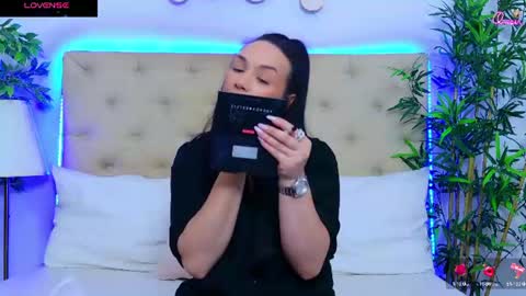 Snapshot of daliyaa_ chatting on June 15, 11:56 am daliyaa_ online show from June 15, 11:56 am