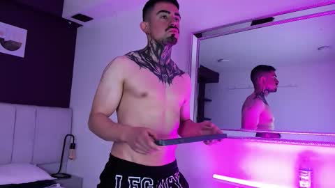 Dallas whitee online show from February 19, 8:16 pm