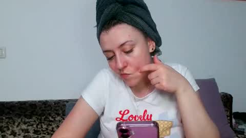 Snapshot of dalyana22 chatting on May 22, 8:58 pm Maria online show from May 22, 8:58 pm