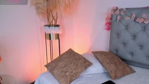 Dalyla online show from January 18, 1:04 pm