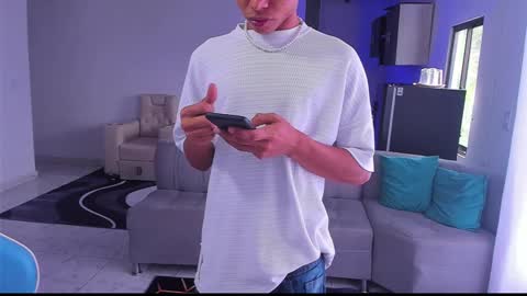 Snapshot of damar_felipe chatting on February 16, 3:38 pm damar_felipe online show from February 16, 3:38 pm