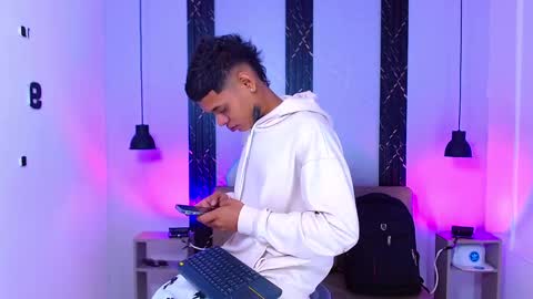 Snapshot of damar_felipe chatting on October 11, 4:33 am damar_felipe online show from October 11, 4:33 am