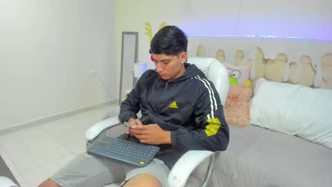 DAMIAN online show from January 7, 12:20 pm