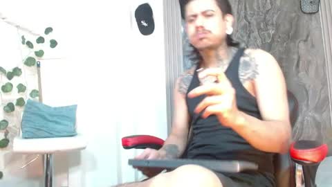 Snapshot of damian_and_camerum chatting on May 13, 3:15 am damian_and_camerum online show from May 13, 3:15 am