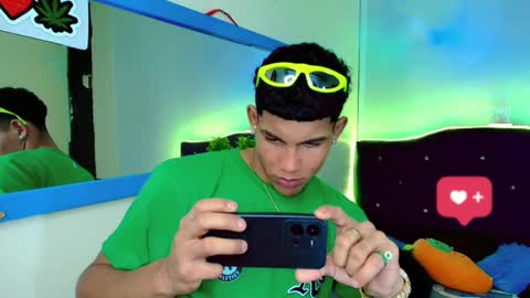 Snapshot of damian_latinxxx chatting on February 3, 10:58 am Damian online show from February 3, 10:58 am