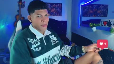 Snapshot of damian_latinxxx chatting on February 8, 8:52 am Damian online show from February 8, 8:52 am