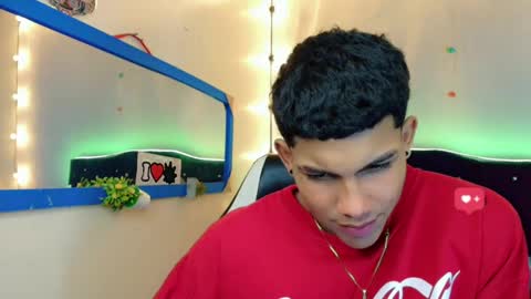 Snapshot of damian_latinxxx chatting on February 9, 8:54 am Damian online show from February 9, 8:54 am