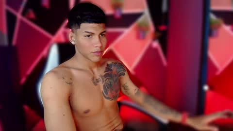 Snapshot of damian_latinxxx chatting on February 23, 5:45 am Damian online show from February 23, 5:45 am