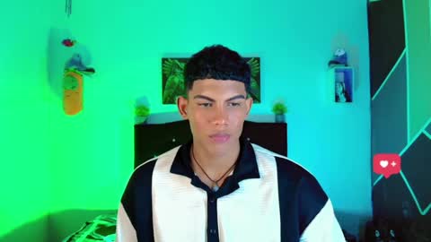 Snapshot of damian_latinxxx chatting on March 9, 12:20 pm Damian online show from March 9, 12:20 pm