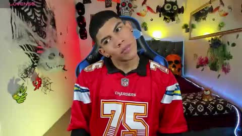 Snapshot of damian_latinxxx chatting on October 18, 3:31 am Damian online show from October 18, 3:31 am