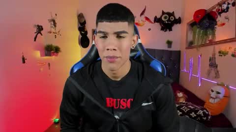 Snapshot of damian_latinxxx chatting on November 3, 3:08 am Damian online show from November 3, 3:08 am