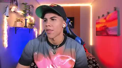 Damian online show from August 2, 8:57 am