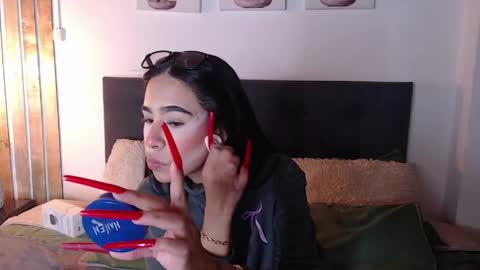 Snapshot of damian_n_lissa chatting on May 7, 1:22 am damian_n_lissa online show from May 7, 1:22 am