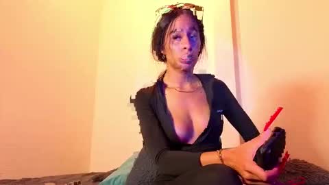 Snapshot of damian_n_lissa chatting on May 11, 12:05 am damian_n_lissa online show from May 11, 12:05 am