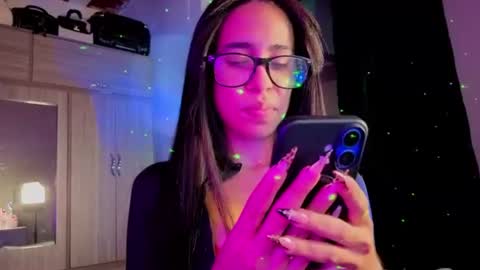 Snapshot of damian_n_lissa chatting on July 15, 11:21 pm damian_n_lissa online show from July 15, 11:21 pm