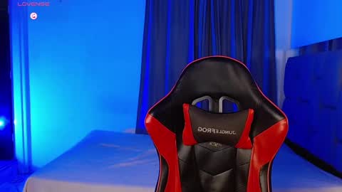 Snapshot of damiano_walker chatting on November 19, 4:45 am damiano_walker online show from November 19, 4:45 am