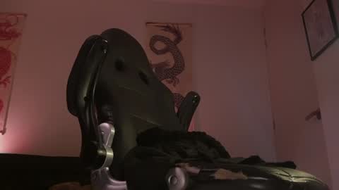 Snapshot of damianow chatting on December 14, 3:40 am insta damn8 -------- online show from December 14, 3:40 am