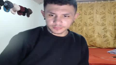 Snapshot of damiansexyboy69 chatting on November 11, 1:05 am damiansexyboy69 online show from November 11, 1:05 am