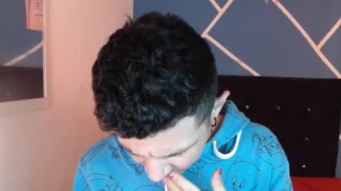 Snapshot of damiansexyboy69 chatting on November 18, 3:49 pm damiansexyboy69 online show from November 18, 3:49 pm