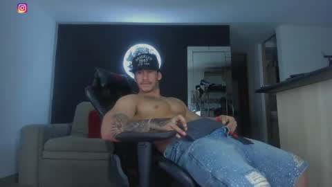 INSTAGRAM  DAMMIANMILLEROFICIAL online show from April 25, 2:14 am