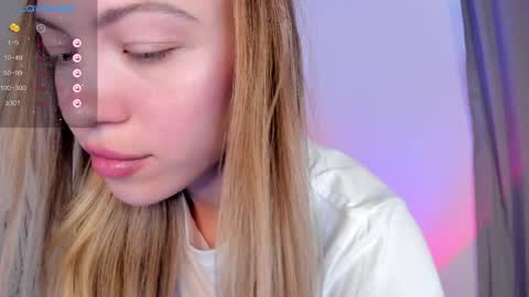Snapshot of damn_cutie chatting on May 13, 11:40 am Tiana online show from May 13, 11:40 am
