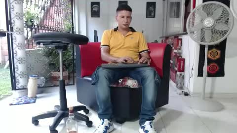 damyan_2003 online show from December 2, 9:06 pm