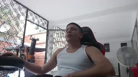 damyan_2003 online show from December 11, 4:53 pm