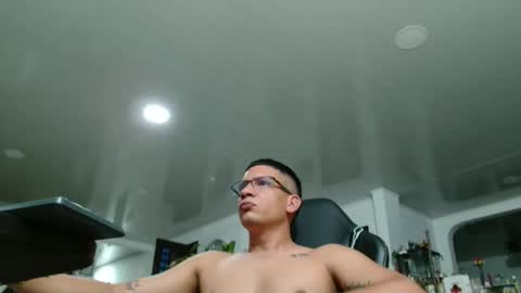 damyan_2003 online show from March 10, 1:54 am