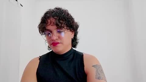 Diane Blosson online show from February 20, 2:08 am