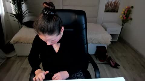 Snapshot of dana_dom chatting on February 18, 5:09 am Dana Dom online show from February 18, 5:09 am