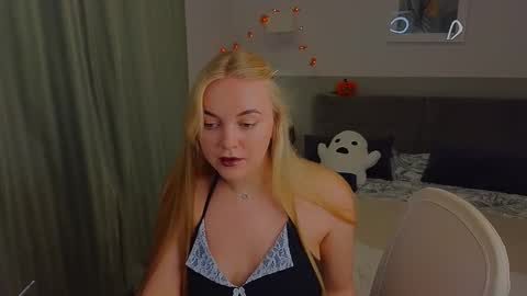 Dana online show from October 28, 6:32 pm