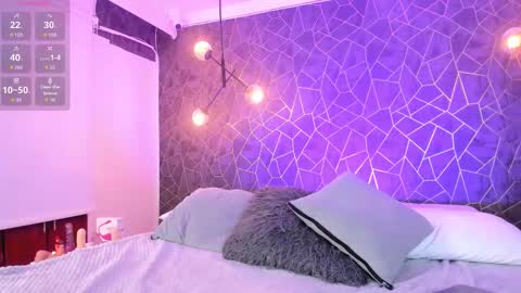    online show from November 13, 9:25 pm