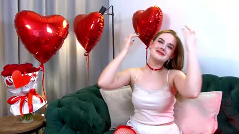 Snapshot of danadrake chatting on February 13, 5:37 am Dana online show from February 13, 5:37 am