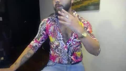 Snapshot of danbury44 chatting on November 11, 2:44 am danbury online show from November 11, 2:44 am