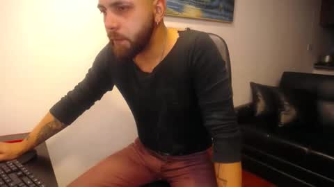 Snapshot of danbury44 chatting on November 16, 9:31 pm danbury online show from November 16, 9:31 pm