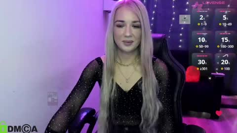 dances_queen online show from April 27, 7:17 am