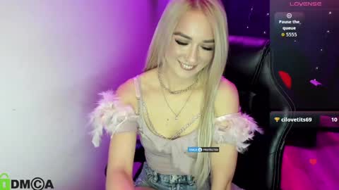 dances_queen online show from May 2, 7:24 am