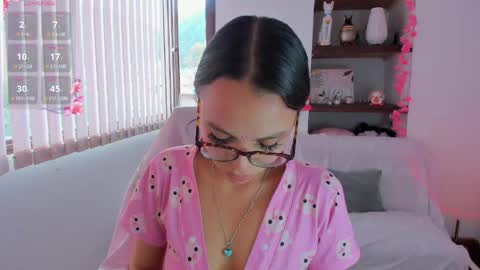 Snapshot of danessacronin chatting on May 29, 8:07 pm Danesa online show from May 29, 8:07 pm