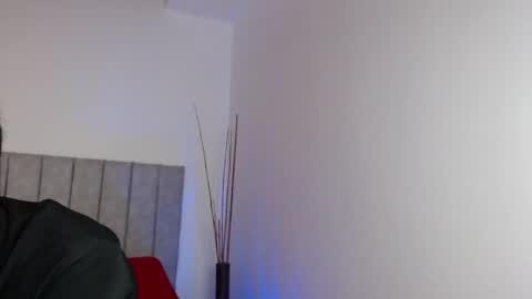 Ela and Santi online show from June 12, 4:28 pm