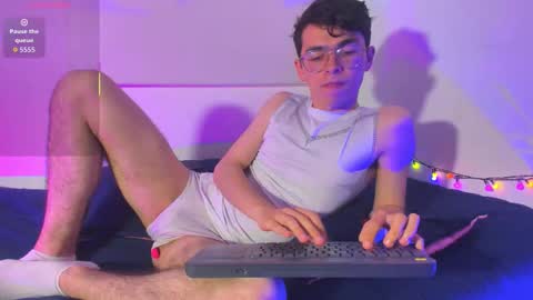 Snapshot of dani_angel_dark chatting on December 16, 10:04 pm dani_angel_dark online show from December 16, 10:04 pm