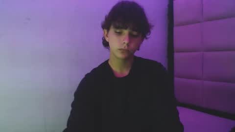 Snapshot of dani_cumboy chatting on December 15, 3:02 am dani_cumboy online show from December 15, 3:02 am