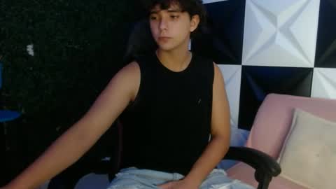 Snapshot of dani_cumboy chatting on December 18, 5:26 am dani_cumboy online show from December 18, 5:26 am