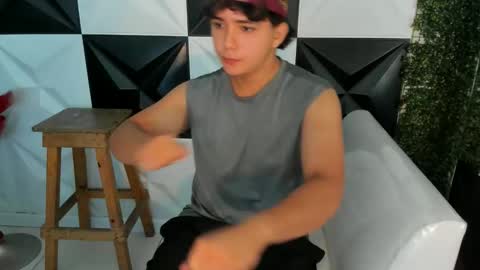 Snapshot of dani_cumboy chatting on November 8, 1:33 pm dani_cumboy online show from November 8, 1:33 pm