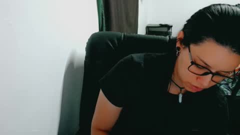 dani y jocelyn online show from December 5, 8:16 pm