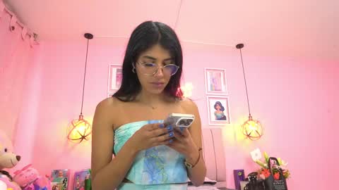 Snapshot of dani_parkerr chatting on March 11, 4:18 pm online show from March 11, 4:18 pm