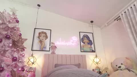 Snapshot of dani_parkerr chatting on November 15, 7:10 pm online show from November 15, 7:10 pm