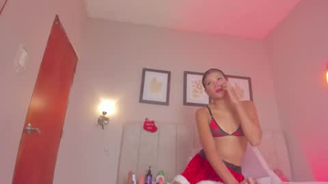 Hi I am Dani online show from December 4, 11:41 am