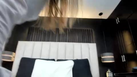 Snapshot of dania_moore_ chatting on June 10, 8:08 pm JANE online show from June 10, 8:08 pm